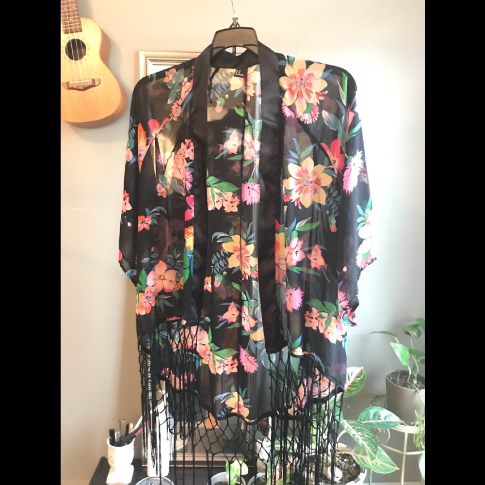 FOREVER 21 - Women’s floral tunic